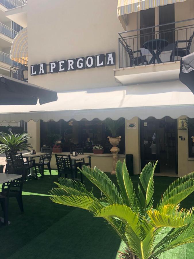 Hotel La Pergola เบลลาเรีย-อีเจอา มารีนา ภายนอก รูปภาพ