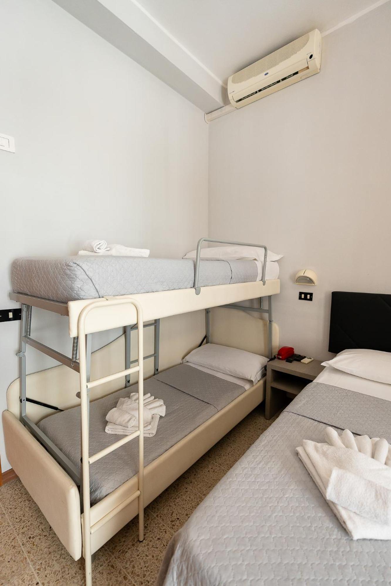 Hotel La Pergola เบลลาเรีย-อีเจอา มารีนา ภายนอก รูปภาพ